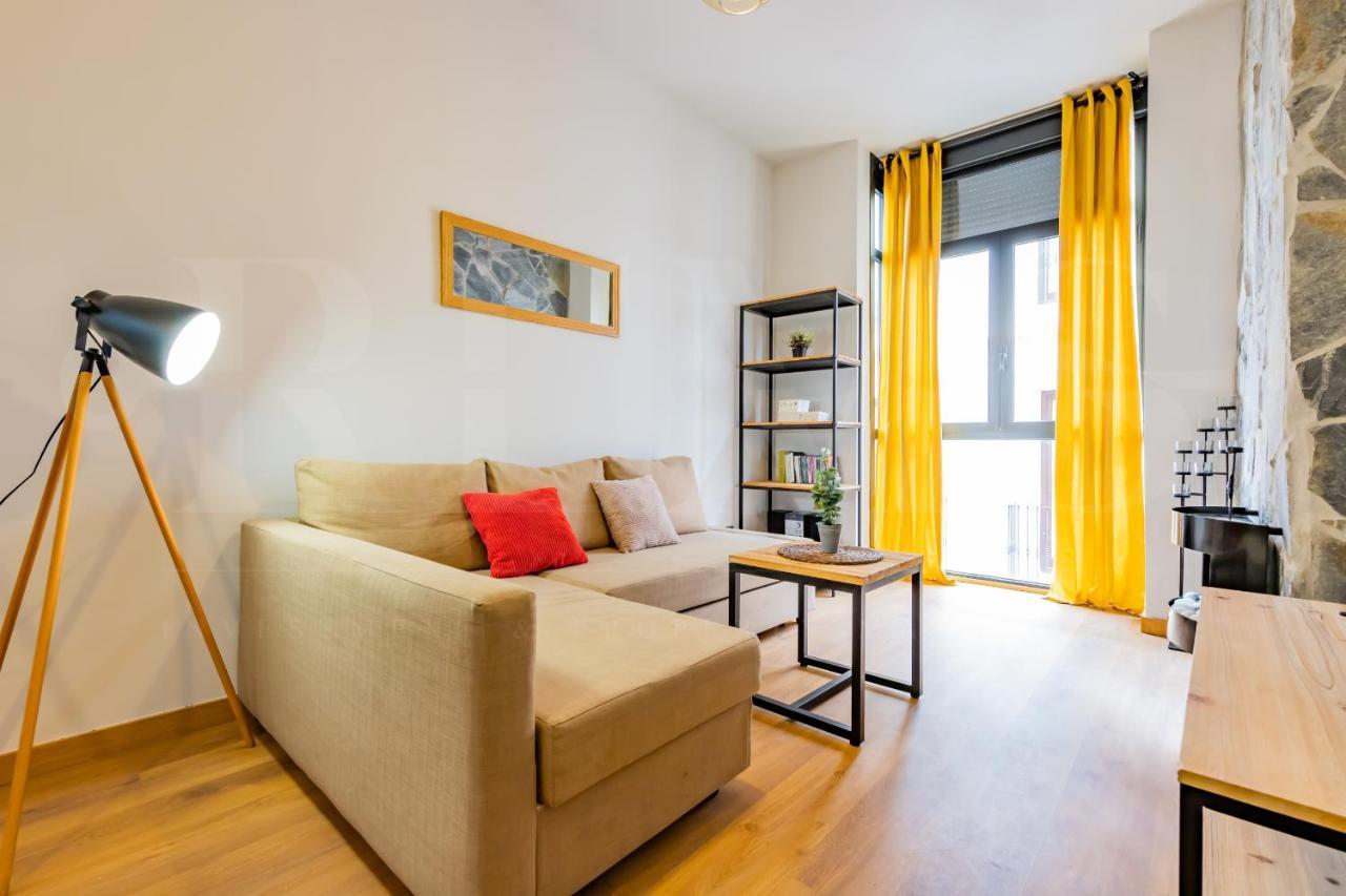 Appartement Cozy Flat With Common Pool & Parking - Center By Rems à Málaga Extérieur photo