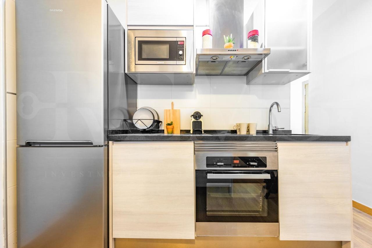 Appartement Cozy Flat With Common Pool & Parking - Center By Rems à Málaga Extérieur photo