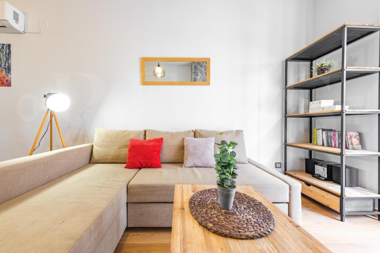 Appartement Cozy Flat With Common Pool & Parking - Center By Rems à Málaga Extérieur photo