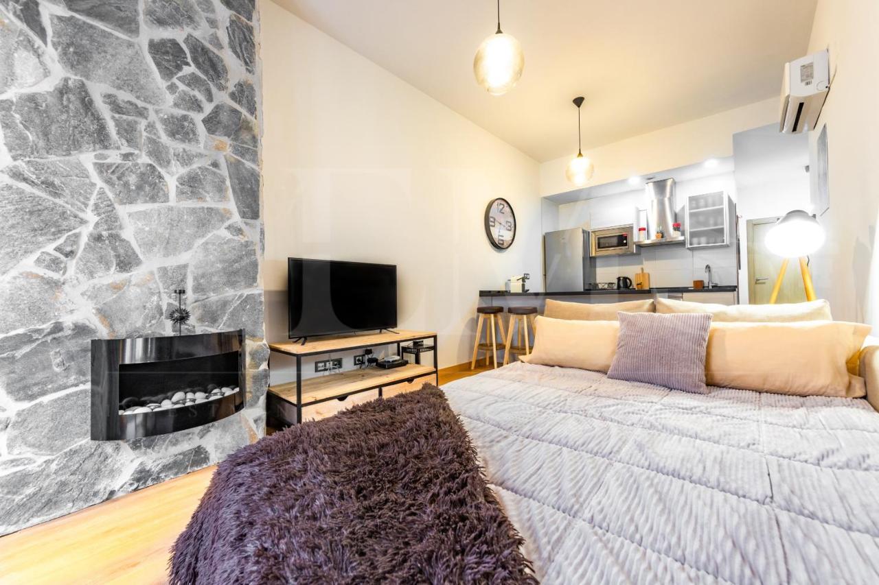 Appartement Cozy Flat With Common Pool & Parking - Center By Rems à Málaga Extérieur photo