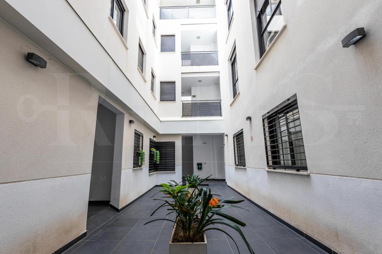 Appartement Cozy Flat With Common Pool & Parking - Center By Rems à Málaga Extérieur photo